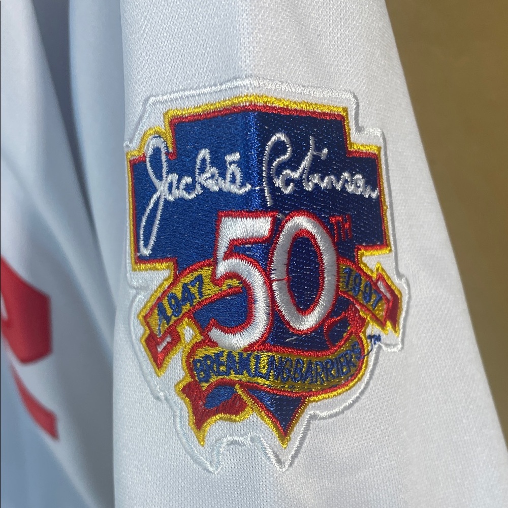 White Dodgers Baseball Jersey #42 Jackie Robinson 1955 - Picture 3 of 9